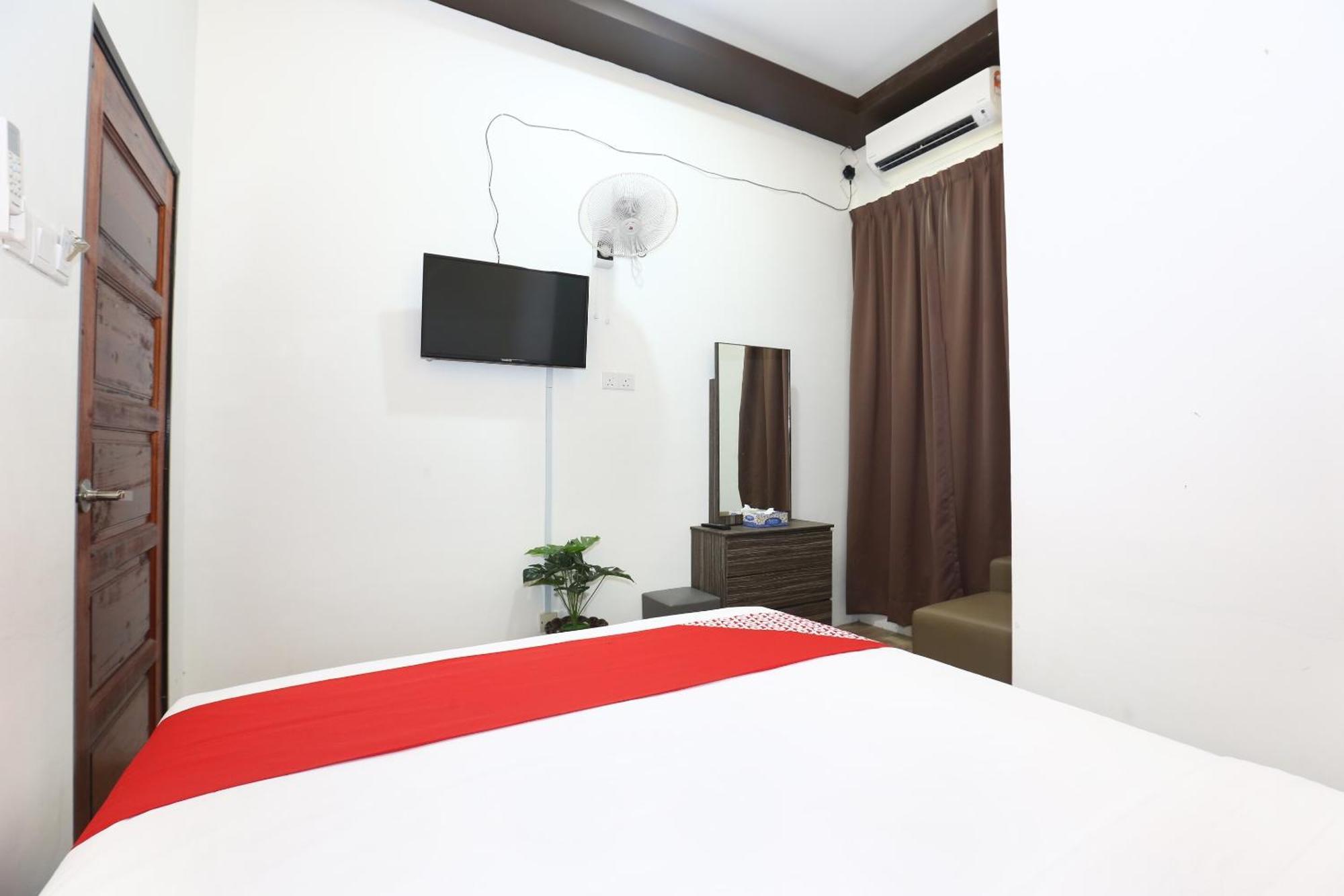 Super Oyo 89678 Ady Hotel Kuala Terengganu Exterior foto